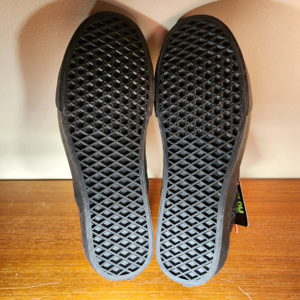 NWT VANS Classic Slip-on GLOW IN THE DARK Glow Frights Men Canvas Black (10.0) - Picture 9 of 16